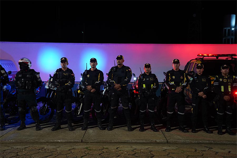 equipe do departamento municipal de transito